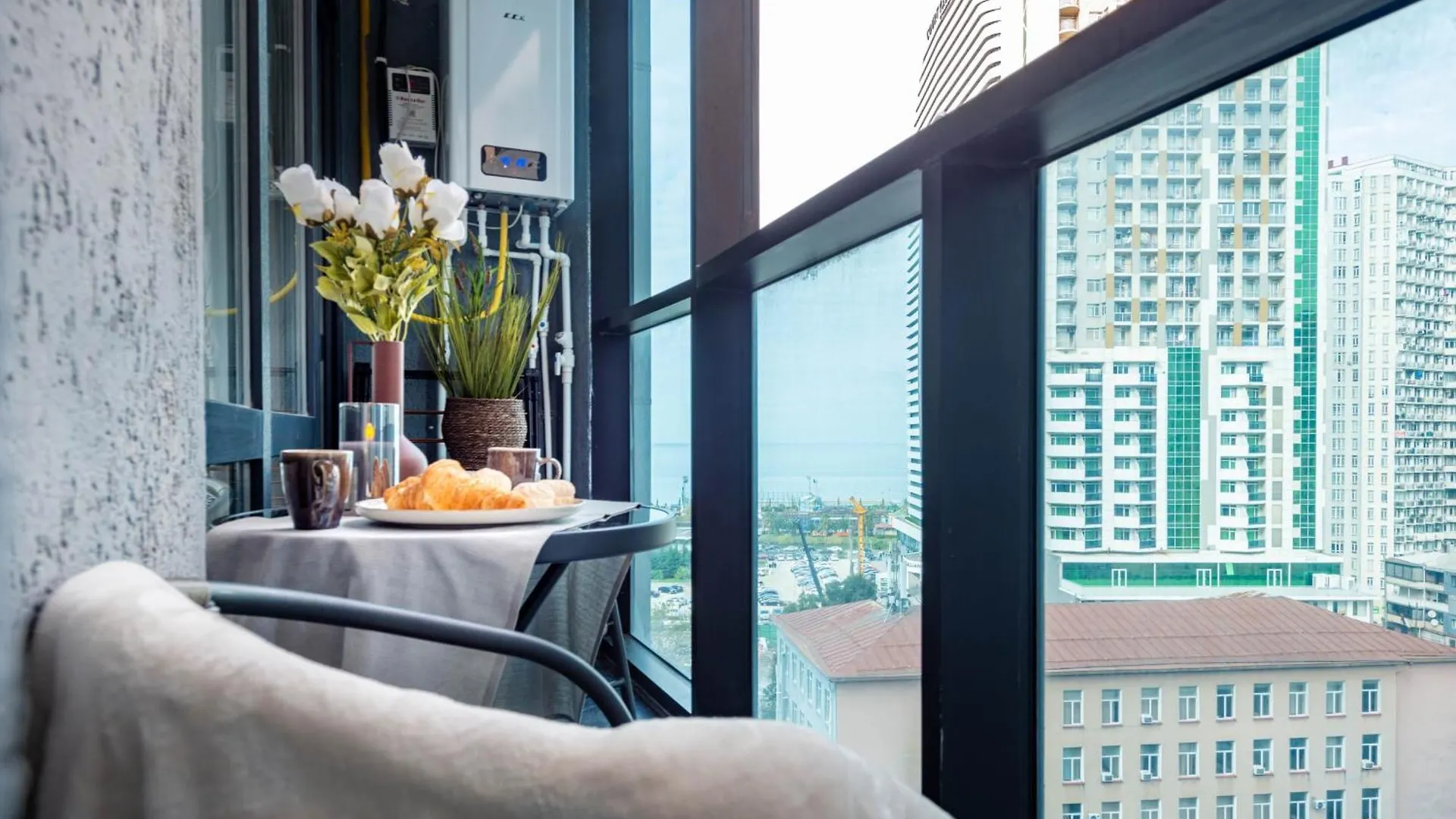 Azure Corner Retreat By Aesthaven Apartment Batumi